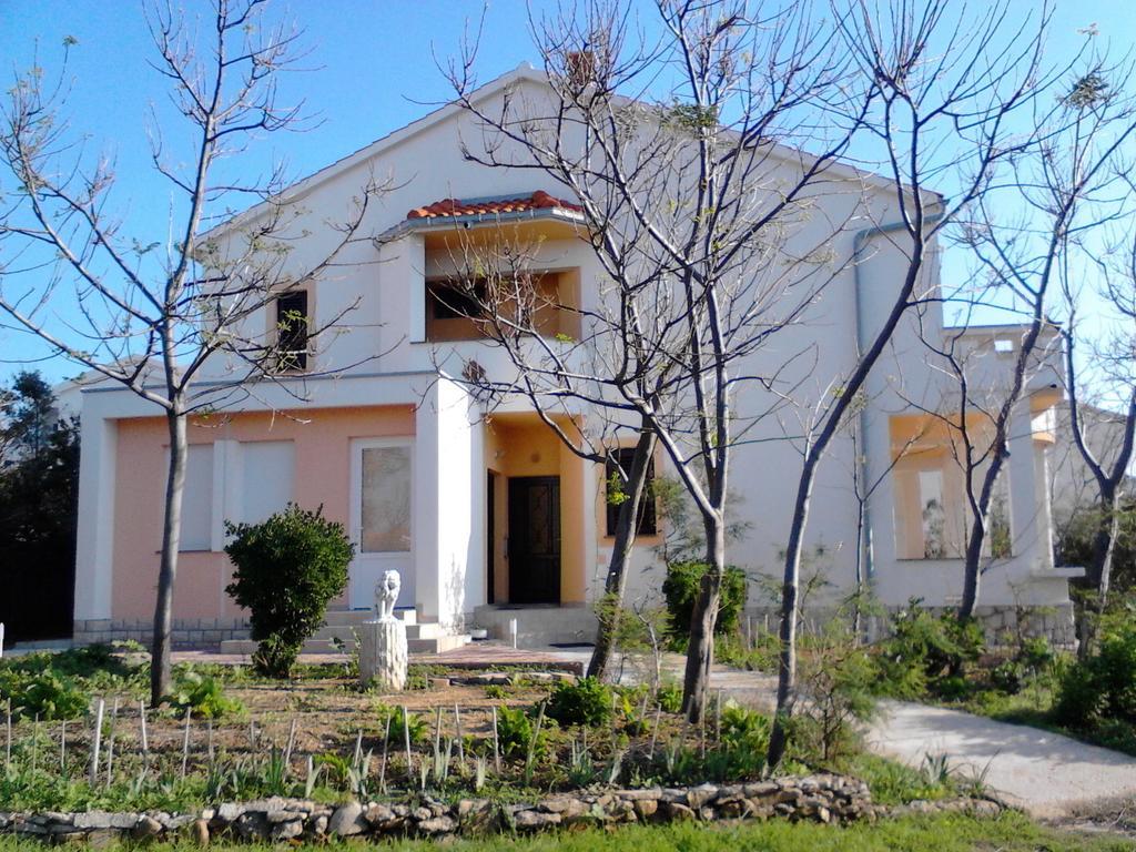 Apartments Kresimir Beauty With Shadow Trees And Parking Place Pag Town Kültér fotó