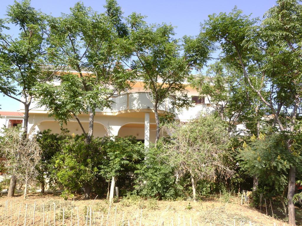 Apartments Kresimir Beauty With Shadow Trees And Parking Place Pag Town Kültér fotó